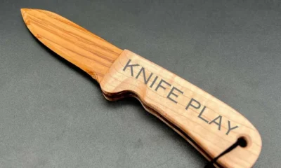 knife play
